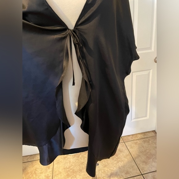 Victoria's Secret NWT Silky Ruffle Kimono Robe - Picture 4 of 10